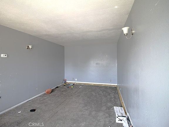 4th image of 610 Chateau Way