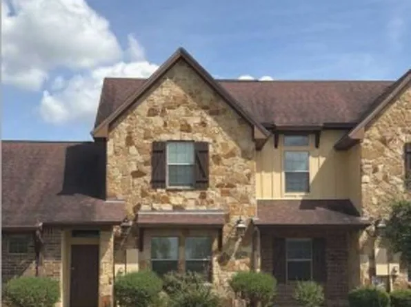 303 Capps Dr, College Station, TX 77845