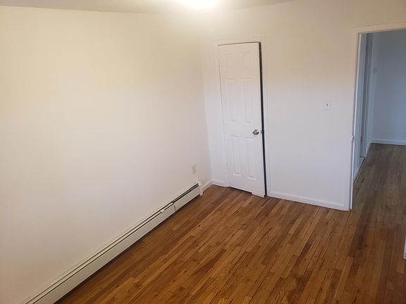 4th image of 8732 165th St Floor 1