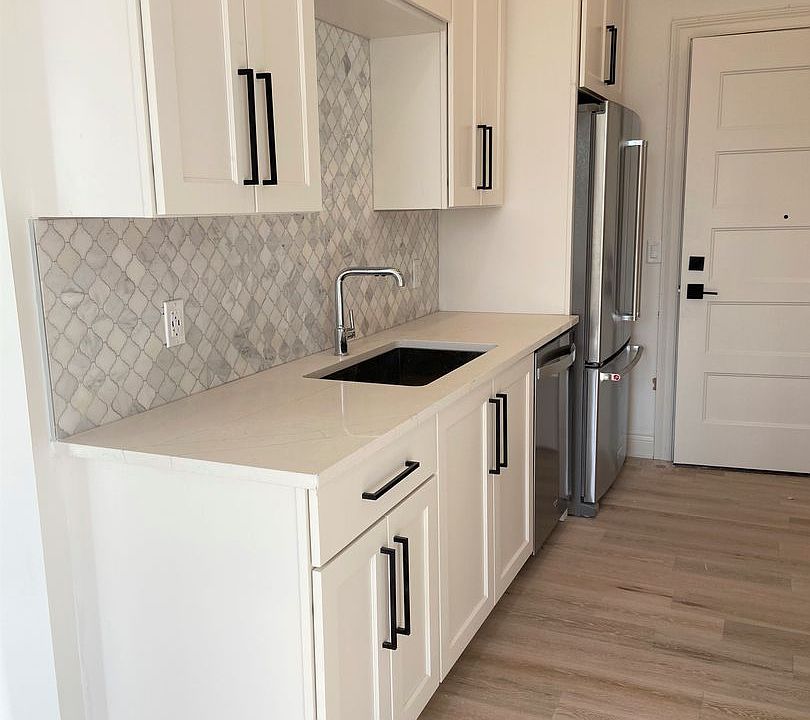 1st image of 40 E Lincoln St #204