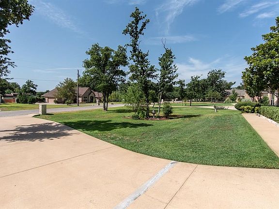 4th image of 6704 Forest Oaks Ct
