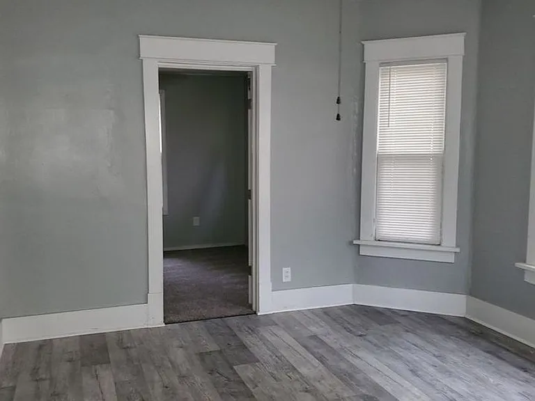 1615 Rowland Ave NE — Photo 3