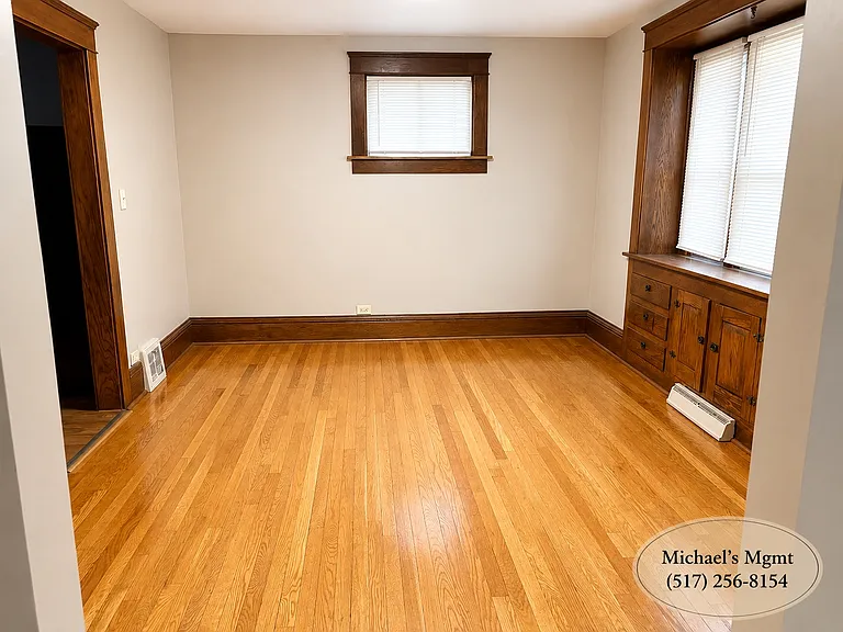 404 Leslie St — Photo 6