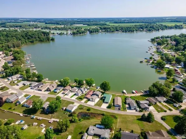 2205 E 770 S, Wolcottville, IN 46795