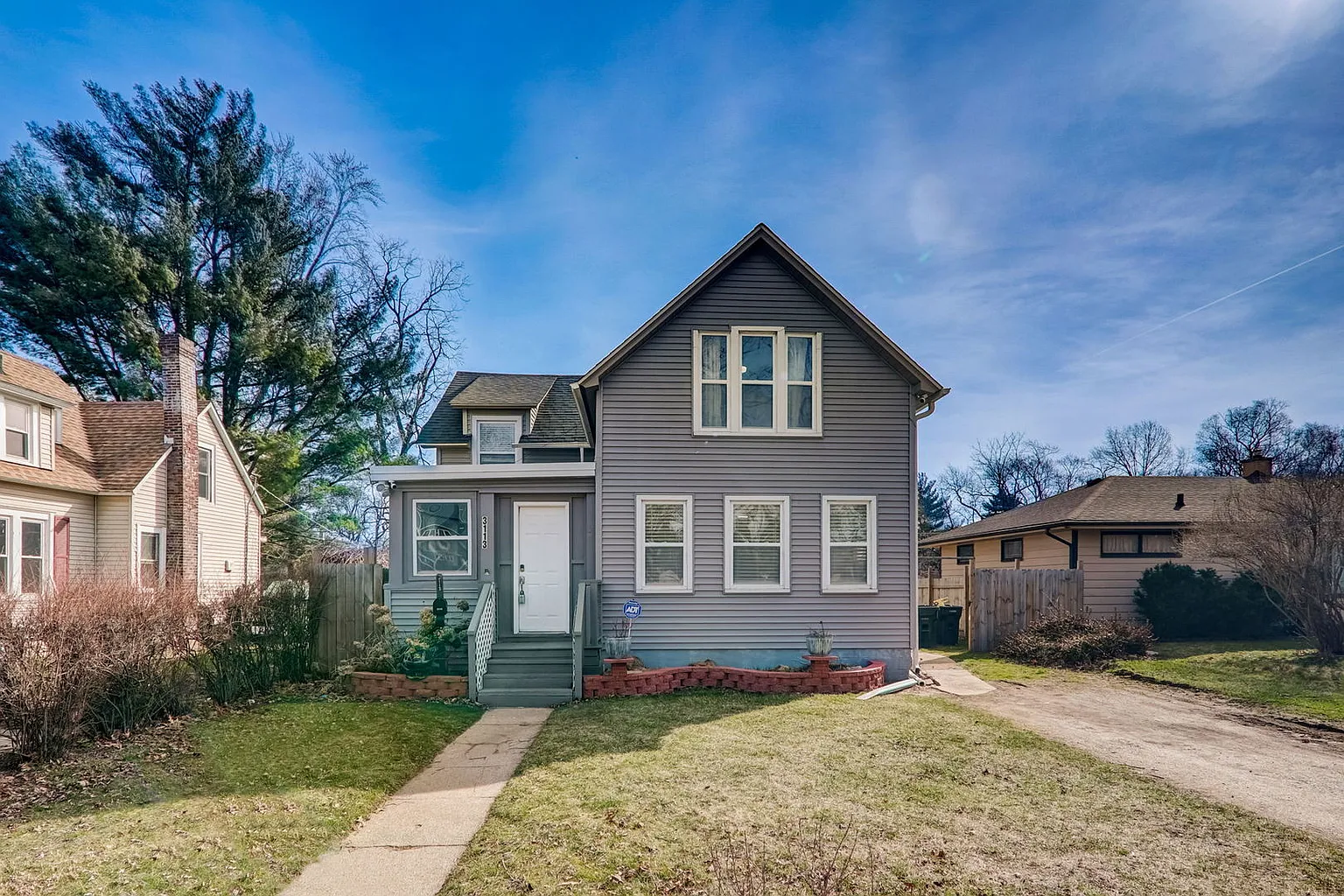3113 Elim Ave photo 1