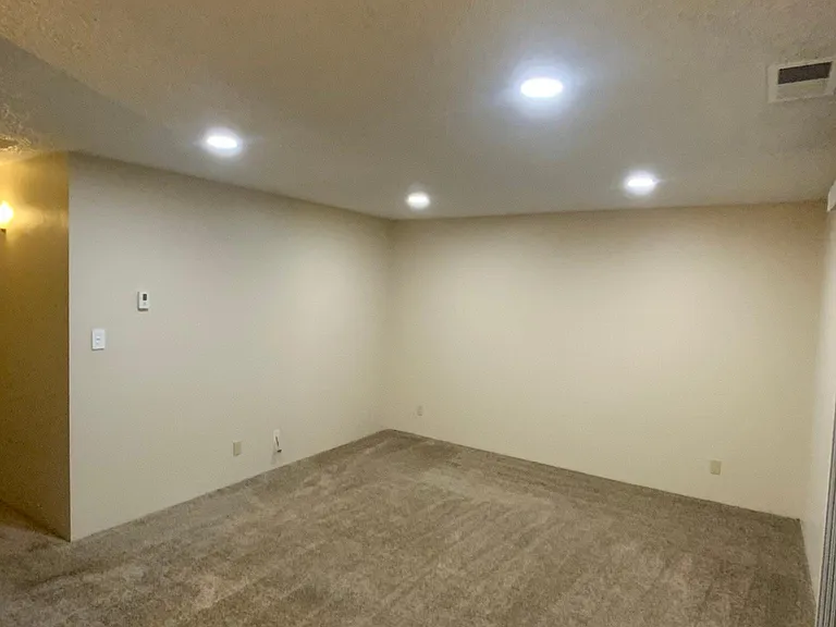 1533 Delucchi Ln #F — Photo 2