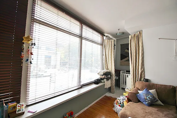 Rented by Julianna Realty Corp | media 26