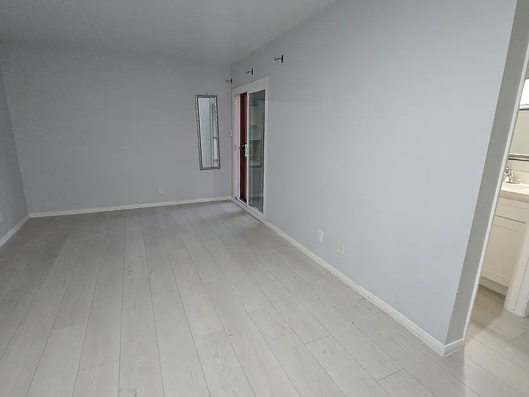 4321 Lennox Blvd — Photo 4