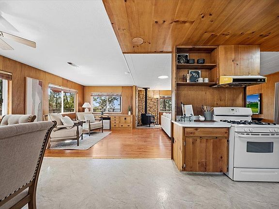 3rd image of 21465 Mason Rd