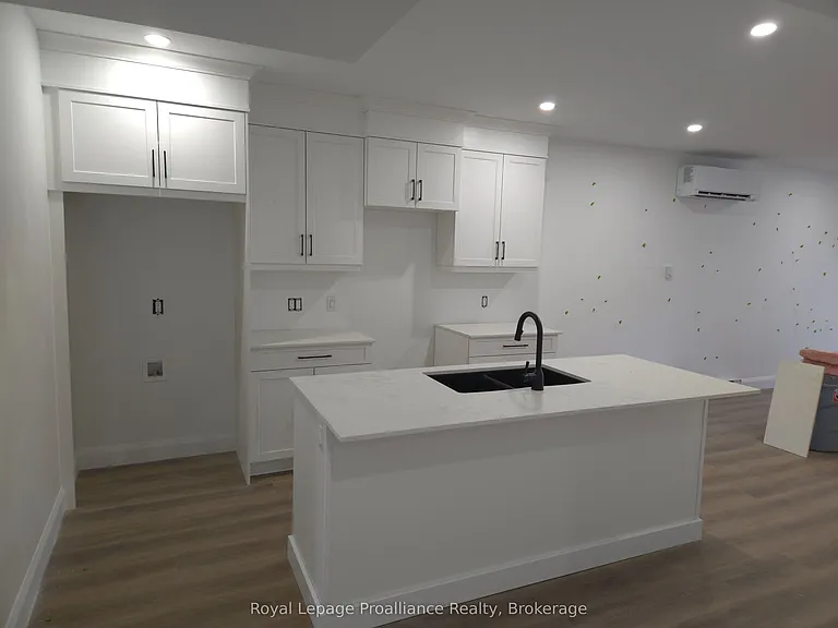 90 Lywood St #LOWER — Photo 6
