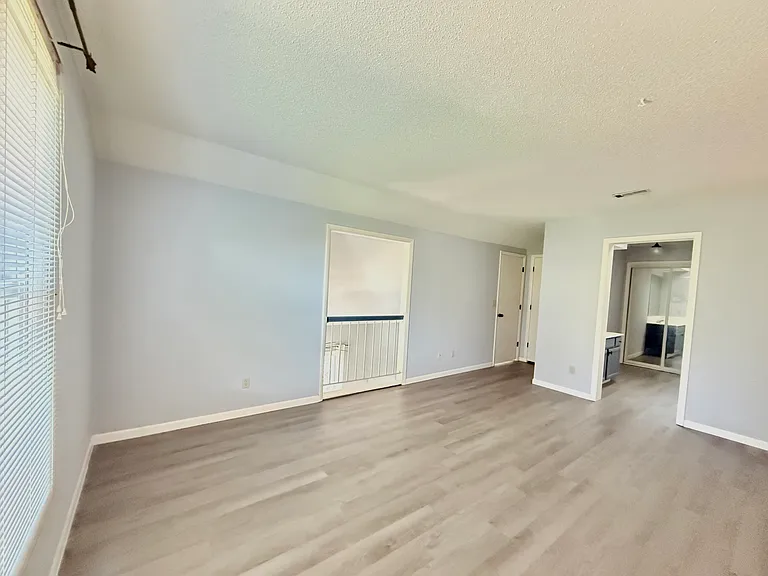 1450 S Webb Rd #422 — Photo 11