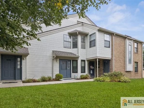 3014 Lighthouse Ln, Parlin, NJ 08859