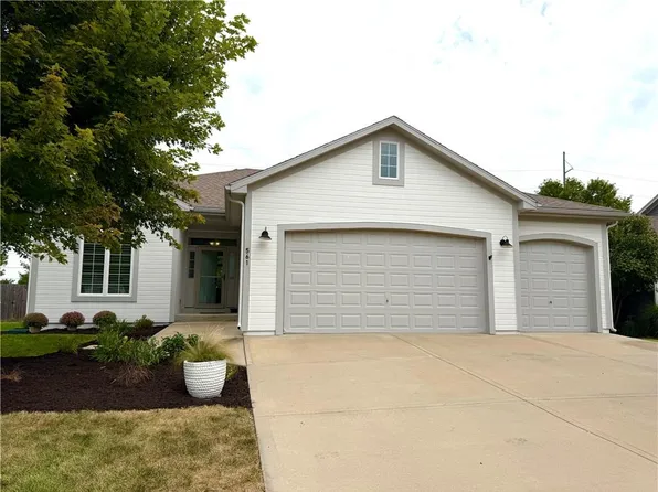 561 N Evergreen St, Gardner, KS 66030
