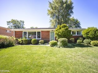 2427 Bel Air Dr, Glenview, IL