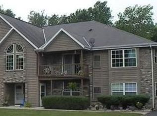 387 N Dries St, Saukville, WI 53080