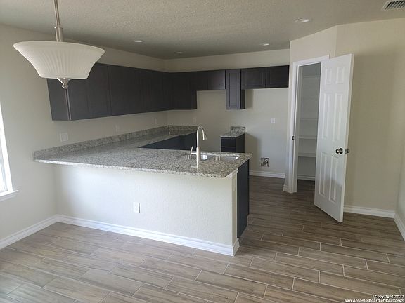 2nd image of 1207 Drury Ln