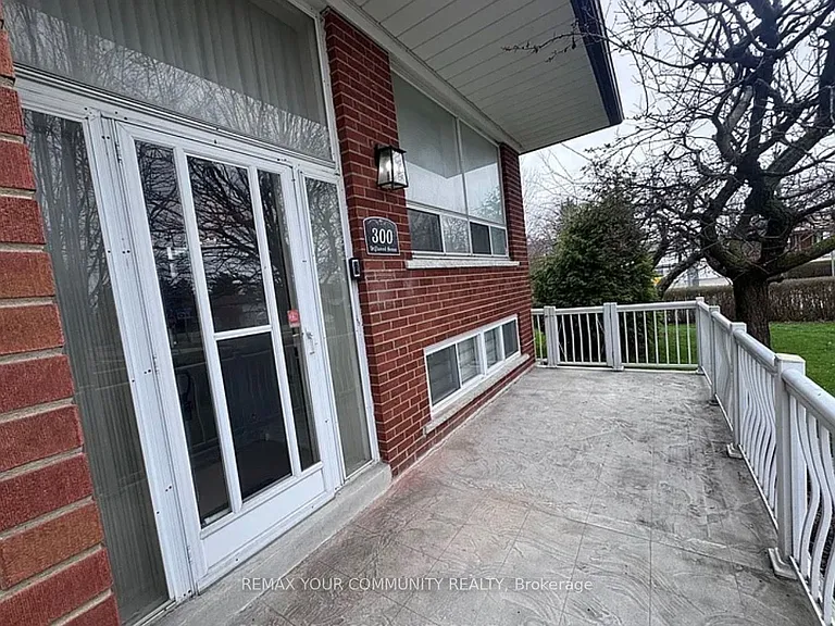 300 Driftwood Ave #UPPER — Photo 2