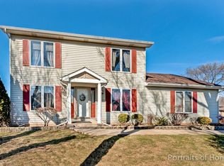 1N264 Purnell St, Carol Stream, IL 60188