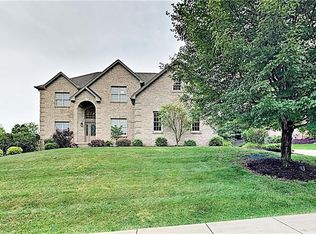 228 Erin Dr, Cranberry Township, PA 16066
