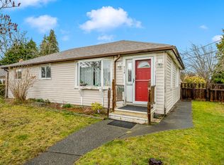 719 8th St, Courtenay, BC V9N 1N6