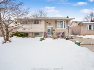 40 Thornhill Cres, Chatham Kent, ON N7L 4M3