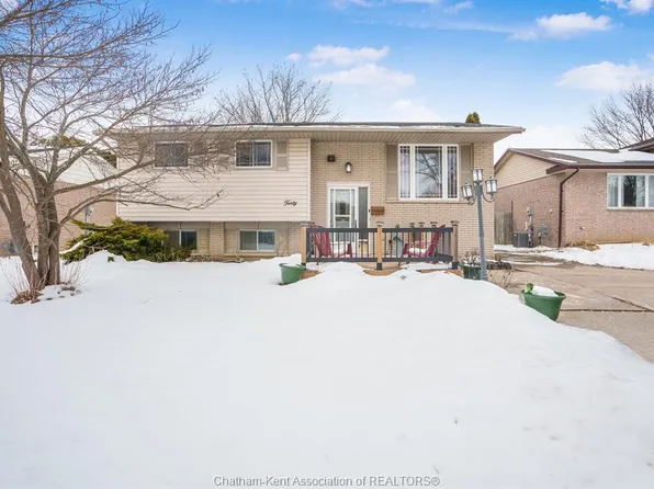 40 Thornhill Cres, Chatham Kent, ON N7L 4M3