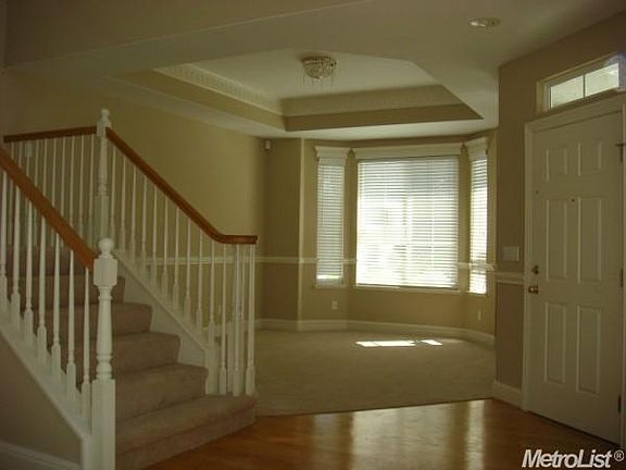 3rd image of 2487 Greystone Dr