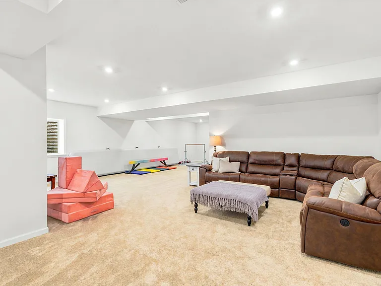 103 Janine Way — Photo 31