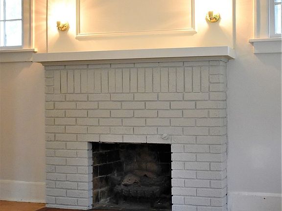 3rd image of 2103 Benderwirt Ave