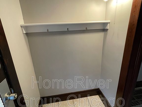 2nd image of 1668 Euclid Ave APT 1