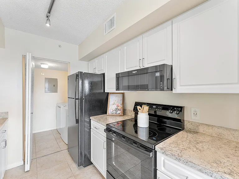 Coquina Cove Apartments — Photo 30