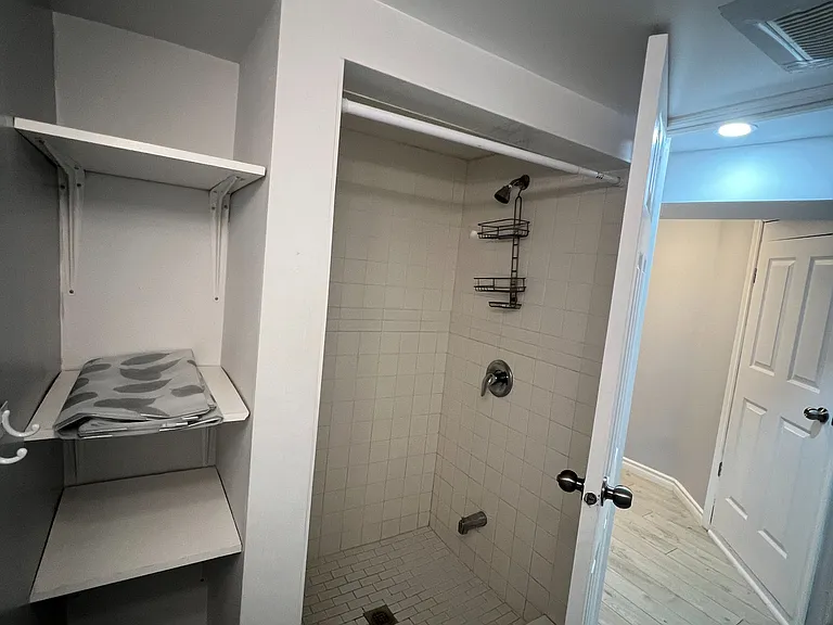 102 Barton Ave #BASEMENT — Photo 8