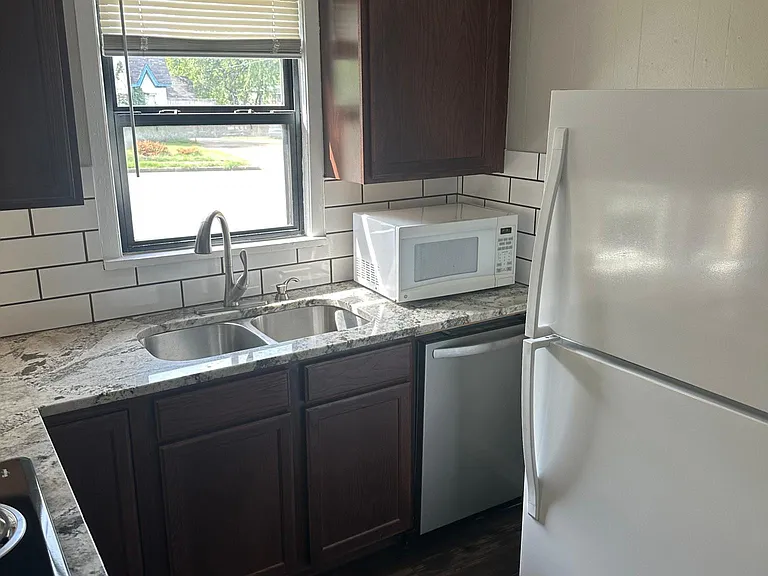 500 Oakdale Ave — Photo 3