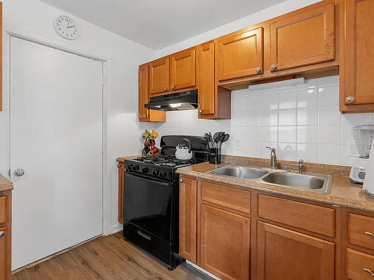 6563 Julian Ave — Photo 13