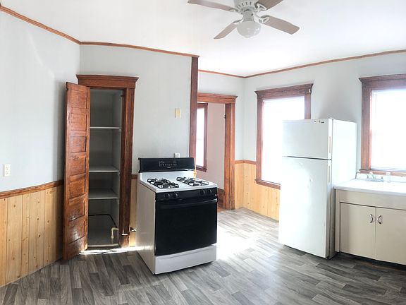 2nd image of 10 Hampden Pl #3