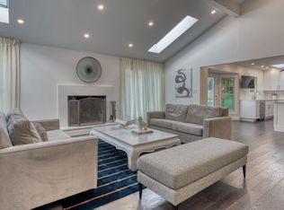 17 Sunninghill Rd, Southampton, NY 11968