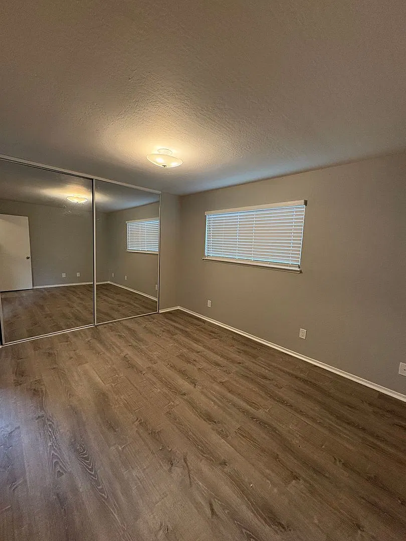 425 Plum St. — Photo 4