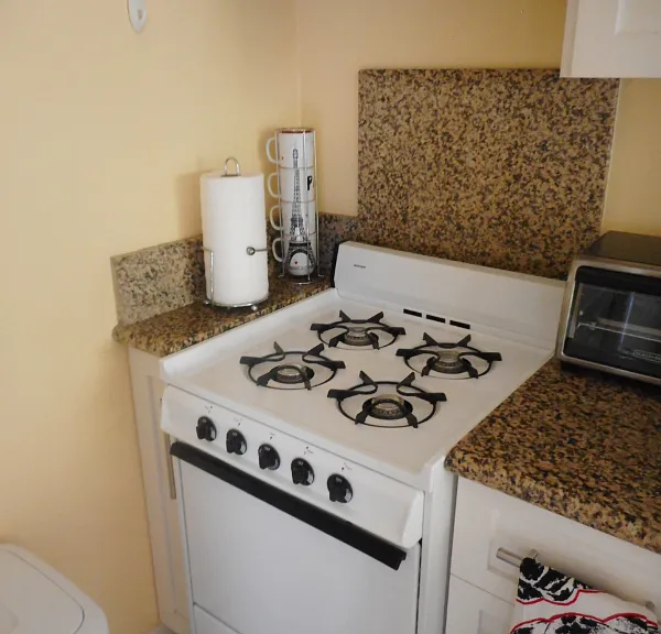 6111 1/2 Alcott St — Photo 14