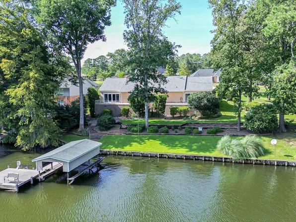 419 Santee Dr, Santee, SC 29142