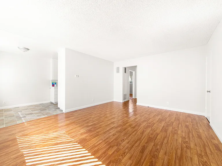 320 Cornell Dr #C — Photo 3