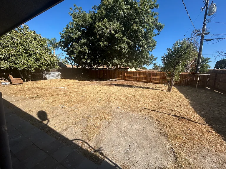 1132 W 7th St — Photo 13