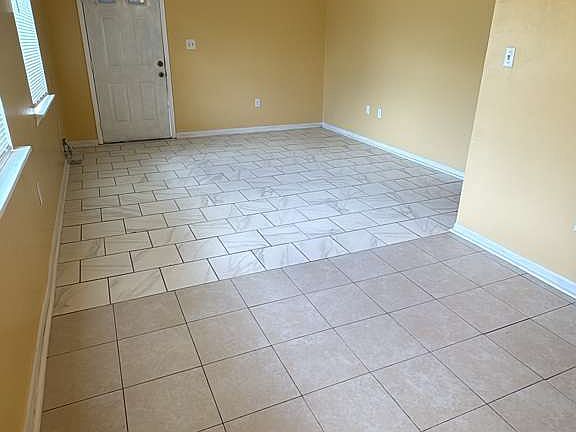 5th image of 1082 Old South Dr