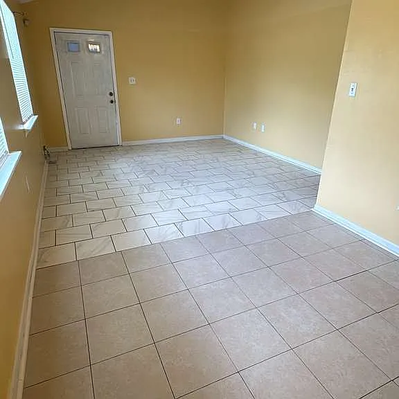 1082 Old South Dr — Photo 5