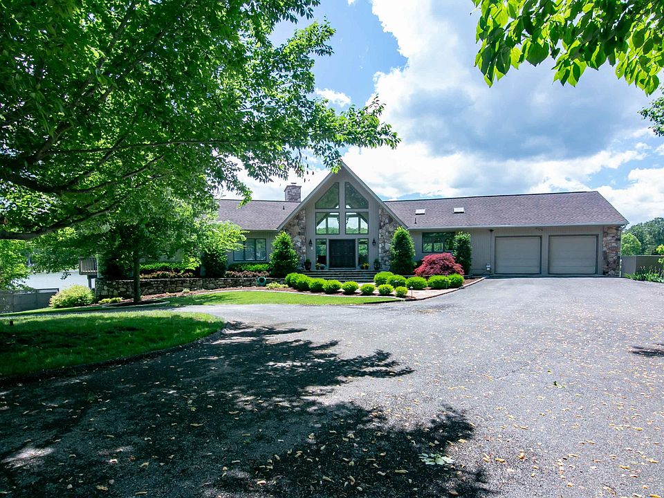 1st image of 44 Halls Ln
