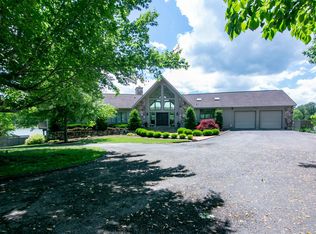 44 Halls Ln, Moneta, VA 24121