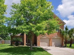 270 Plum Cir, Lake Jackson, TX 77566