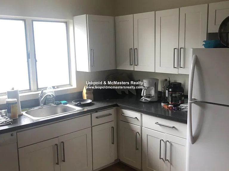 59 Waverly St #1 — Photo 4