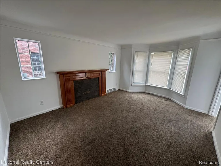 20134 Hanna St — Photo 3