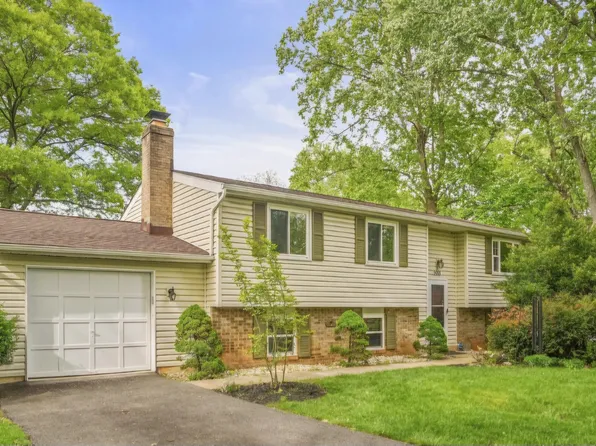 9001 Bannister Ln, Gaithersburg, MD 20879