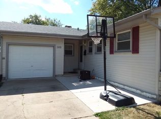 388 Thunderbird Trl, Carol Stream, IL 60188